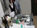 【個人撮影】夫婦で食事をした後の部屋で他人棒で続けざまに中出しされる幼な妻